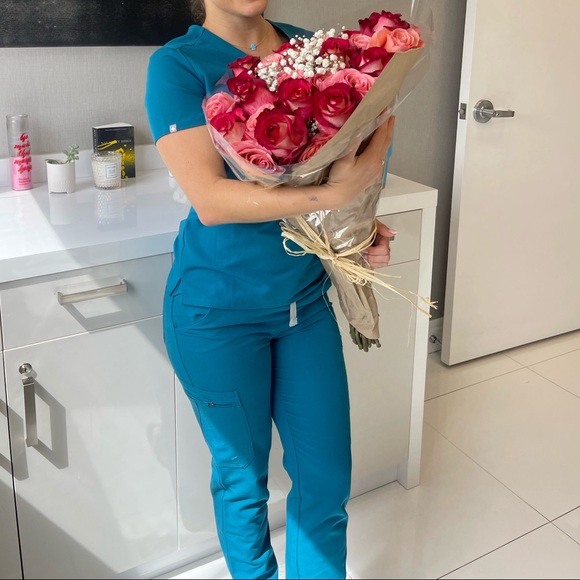 Figs Tops - Figs scrubs set limited edition color